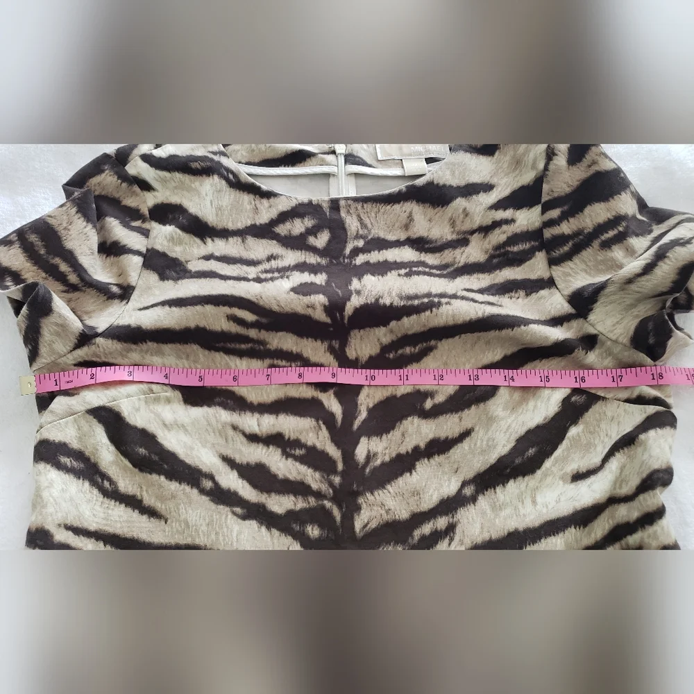 Michael Kors Women's Brown Tan Tiger Print Bluse Short Sleeves Size M - Picture 7 of 13